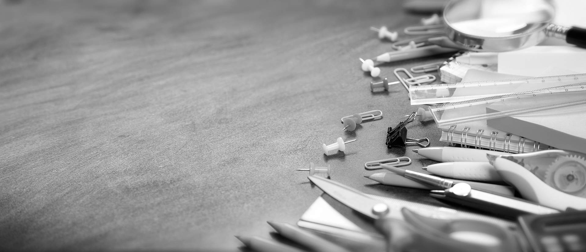 Toimistotarvikkeiden & -laitteiden tukku- ja vähittäiskauppa.